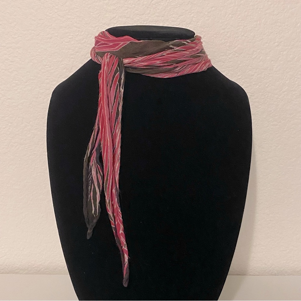 ‼️Slight Damage‼️Gucci Vintage Safari Palm Leaf Patterned Silk Neckerchief Scarf - Picture 2 of 13